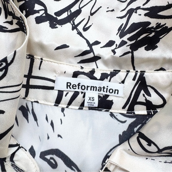 NWT Reformation Sky Silk Top Long Sleeve Button Down Abstract Doodle Vogue XS - Picture 6 of 15